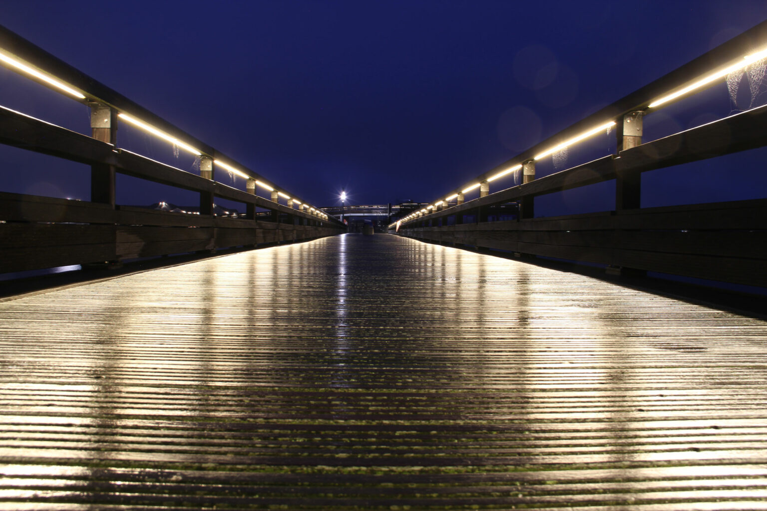 Heiligenhafen auf der Seebrücke bei Nacht